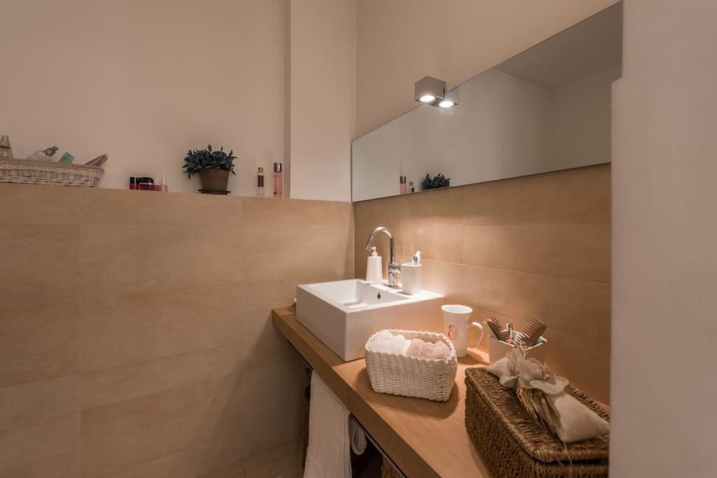 New Cosy Apartment Near To Petruzzelli Theatre Bari Extérieur photo